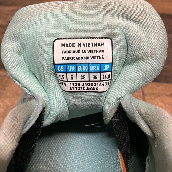 Mizuno Women’s Size 7.5 Wave Inspire 17 Waveknit Running Shoe Dusty Turquoise - Picture 8 of 9